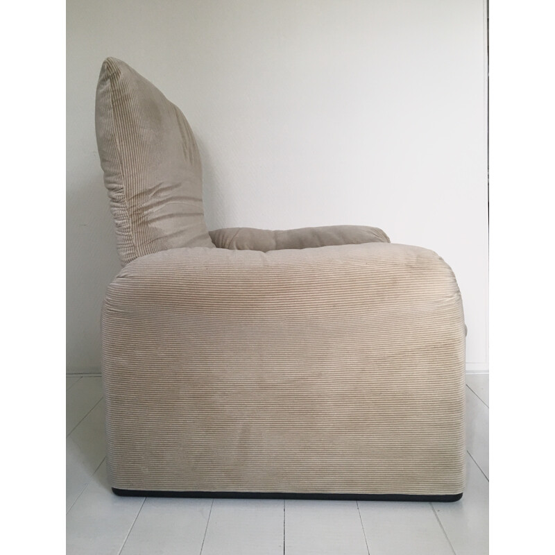 Vintage "Maralunga" armchair by Vico Magistretti for Cassina - 1970s