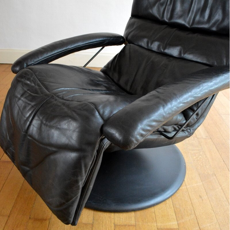 Mid-century black leather easy chair - 1970s