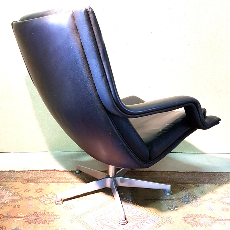 Vintage Armchair "Artifort f140" first edition by Geoffrey Harcourt  - 1960s