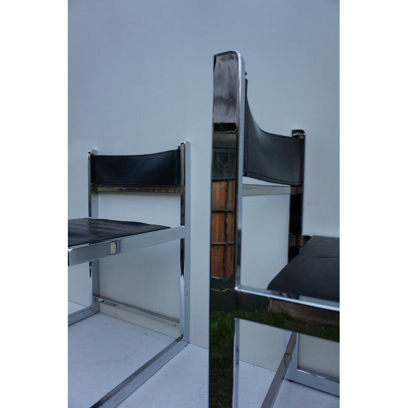 Suite de 2 chaises en métal et cuir cantilever - 1970