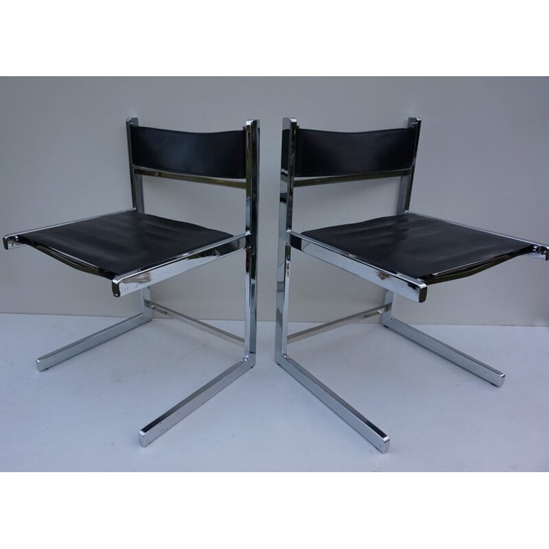 Suite de 2 chaises en métal et cuir cantilever - 1970