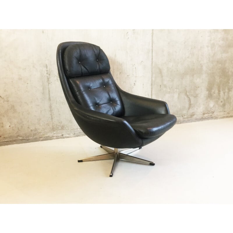 Vintage scandinavian swivel chair in black leather - 1960s