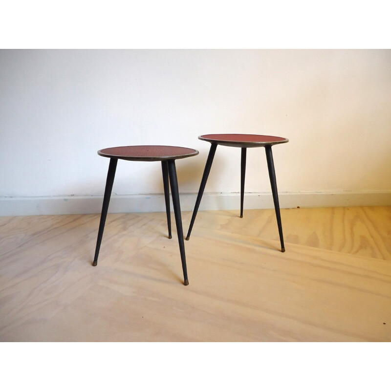 Suite de 2 tables d'appoint noires et rouges - 1950