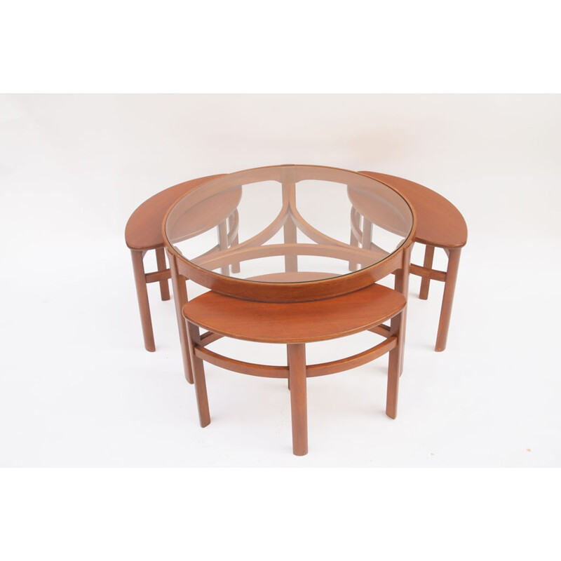 Round coffee table and nesting - 1950s