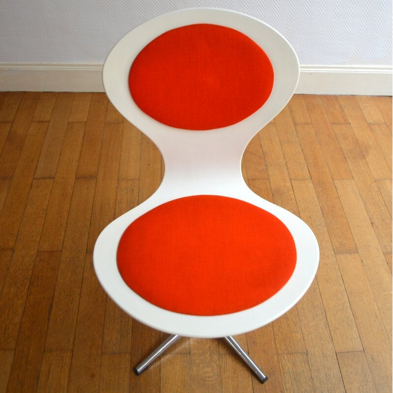 Suite de 4 chaises vintage rouges et blanches par Benze - 1960