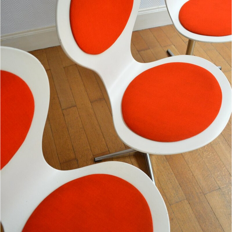 Suite de 4 chaises vintage rouges et blanches par Benze - 1960