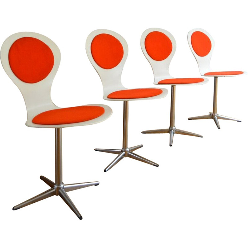 Suite de 4 chaises vintage rouges et blanches par Benze - 1960