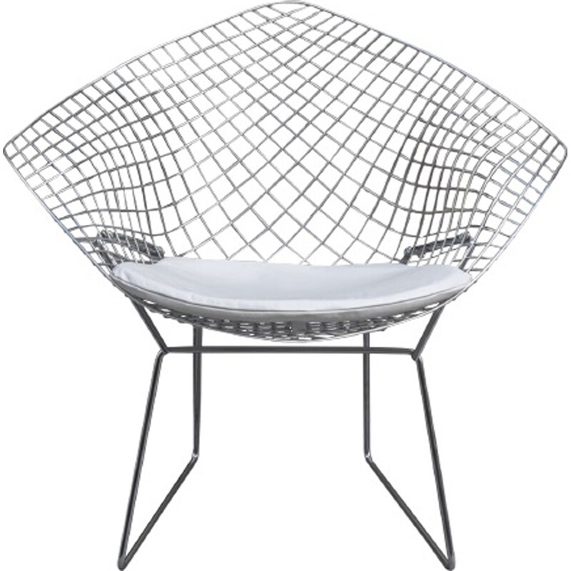 White vintage armchair "Diamond Chair" by Harry Bertoia - 1970