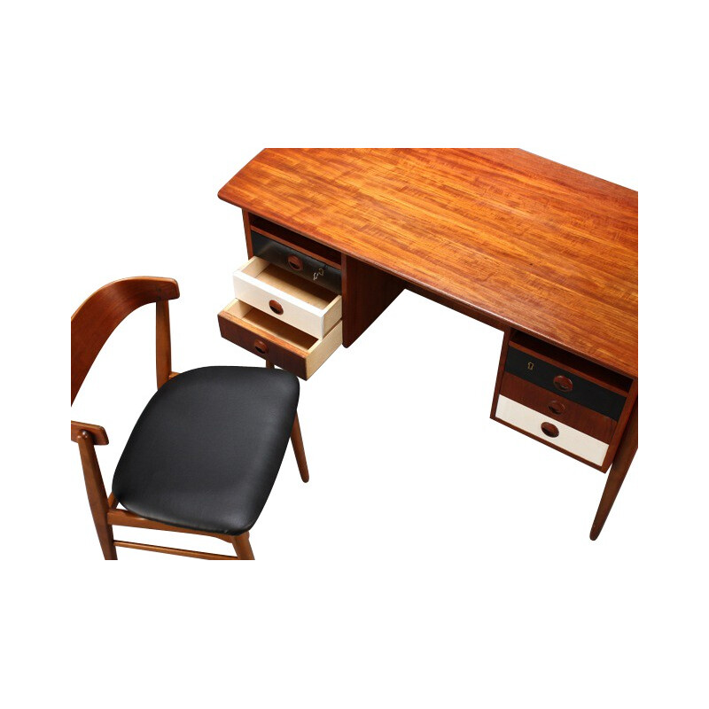 Scandinavian desk and chair - 1960s