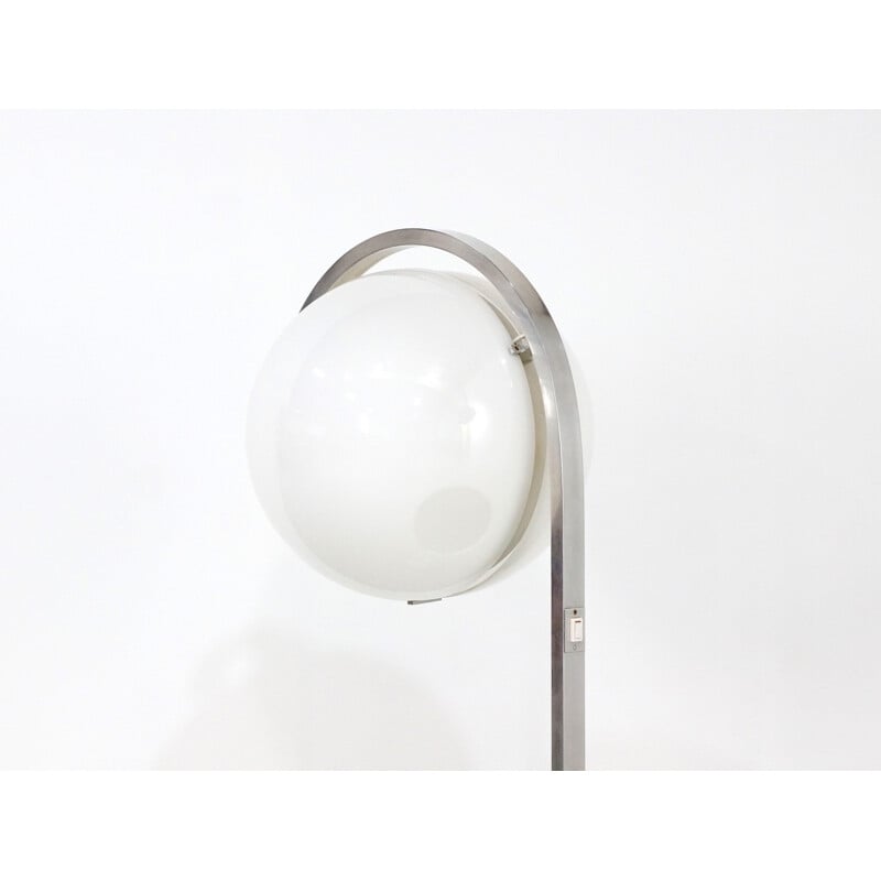 Lampadaire acrylique de globe sur le socle de marbre de Carrera, italien - 1960