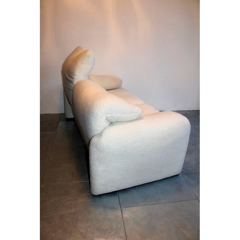 Maralunga sofa made of wool teddy fabric by Vico Magistretti for Cassina - 1970s