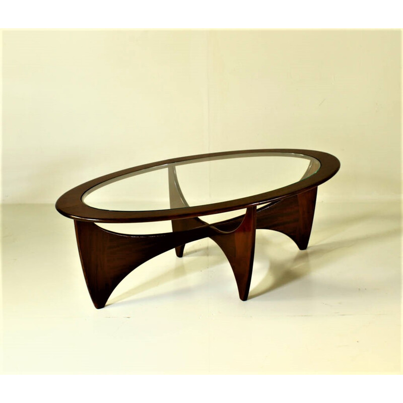 Oval vintage coffee table by Viktor Wilkins for G-plan- 14960s