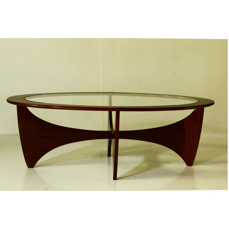Oval vintage coffee table by Viktor Wilkins for G-plan- 14960s