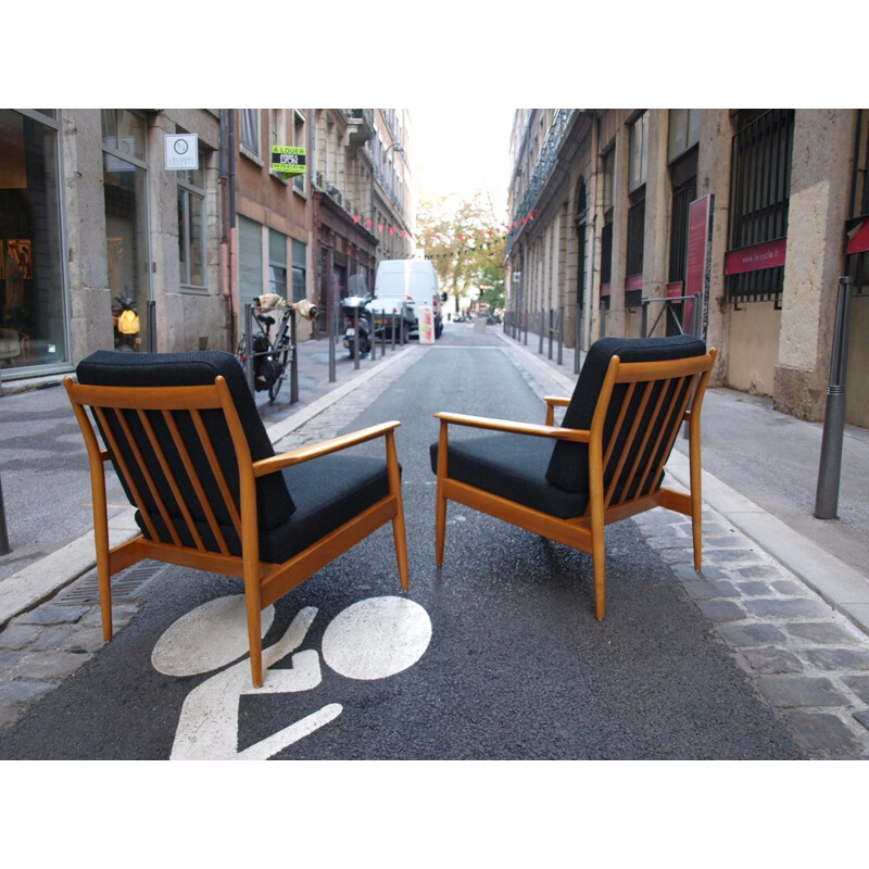 Paire de fauteuils vintage en tissu noir et en teck - 1960 