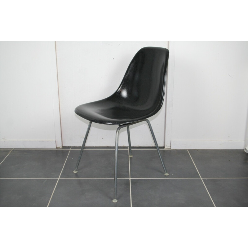 Mid-century DSX black chair by Eames for Herman Miller - 1950s