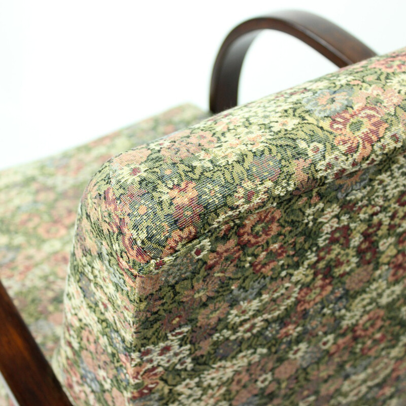 Pair of classical vintage armchairs in floral print fabric de Jindrich Halabala - 1950s