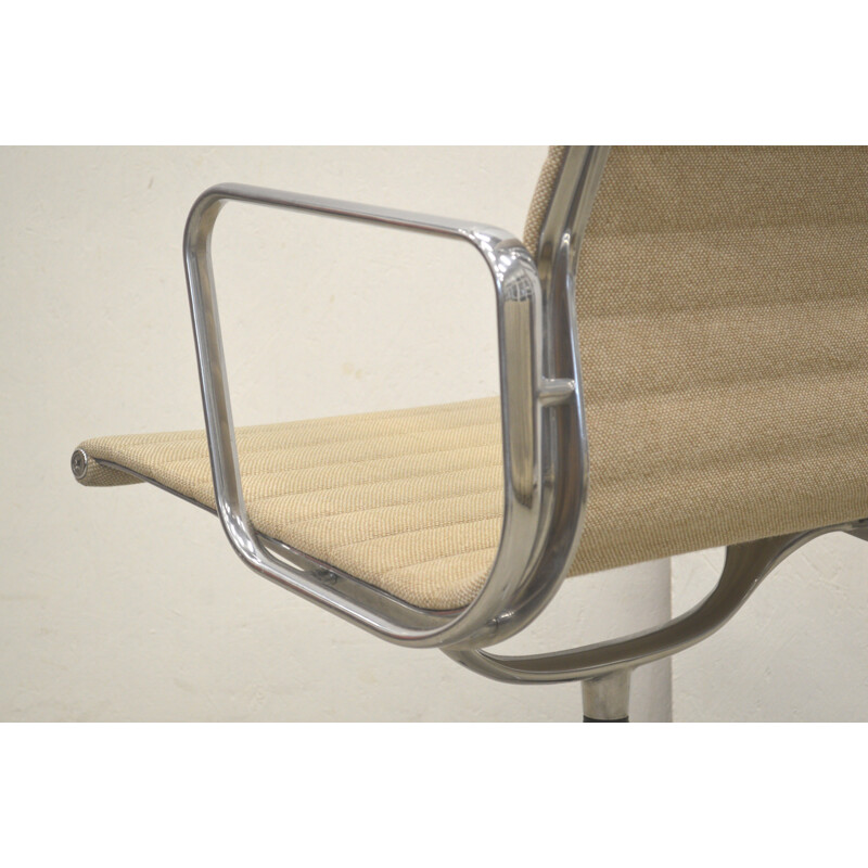 Lot de 4 chaises beiges Charles Eames pour Vitra  - 2000