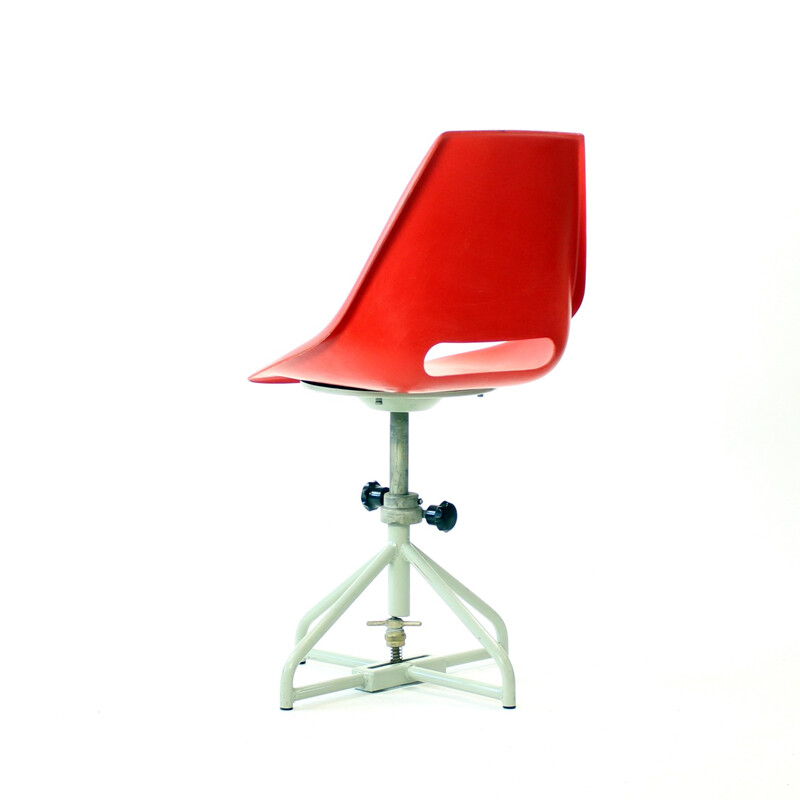 Sillón vintage rojo de fibra de vidrio de Miroslav Navratil para Vertex, 1960