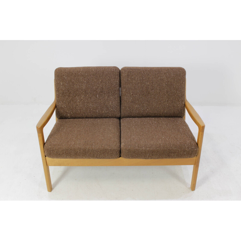 Vintage sofa in oakwood by Ole Wanscher - 1960s