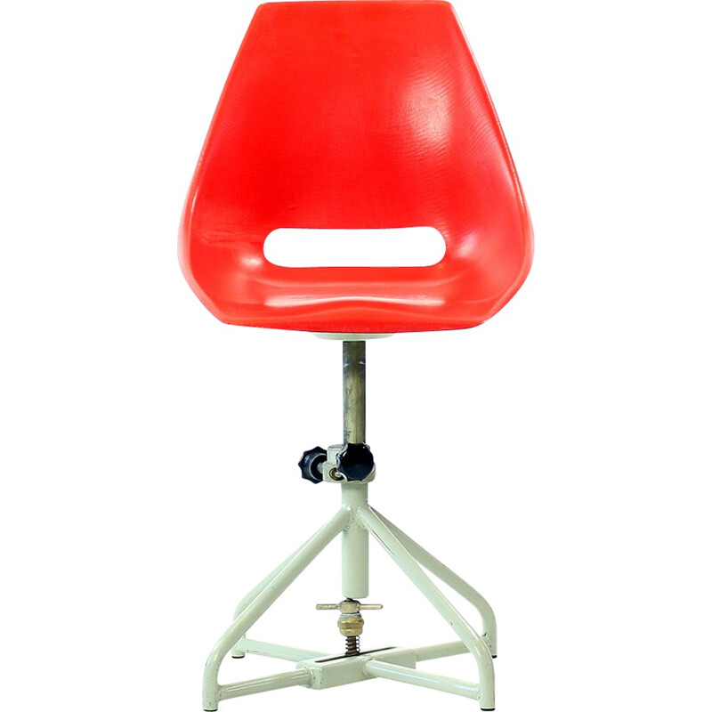 Fauteuil vintage en fibre de verre rouge par Miroslav Navratil pour Vertex, 1960