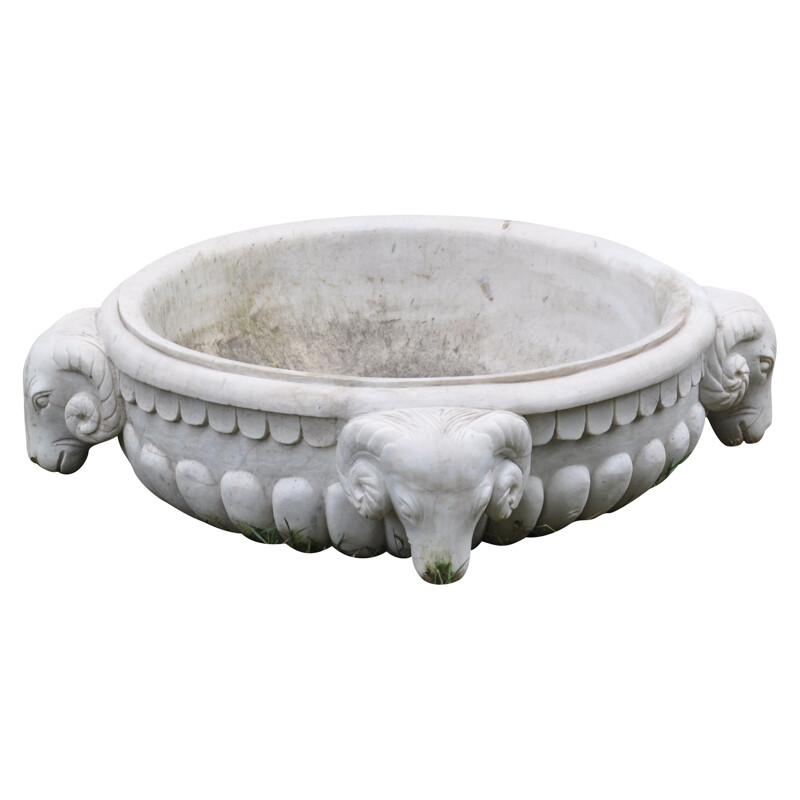 Large garden pond in white Carrara marble - 1940s