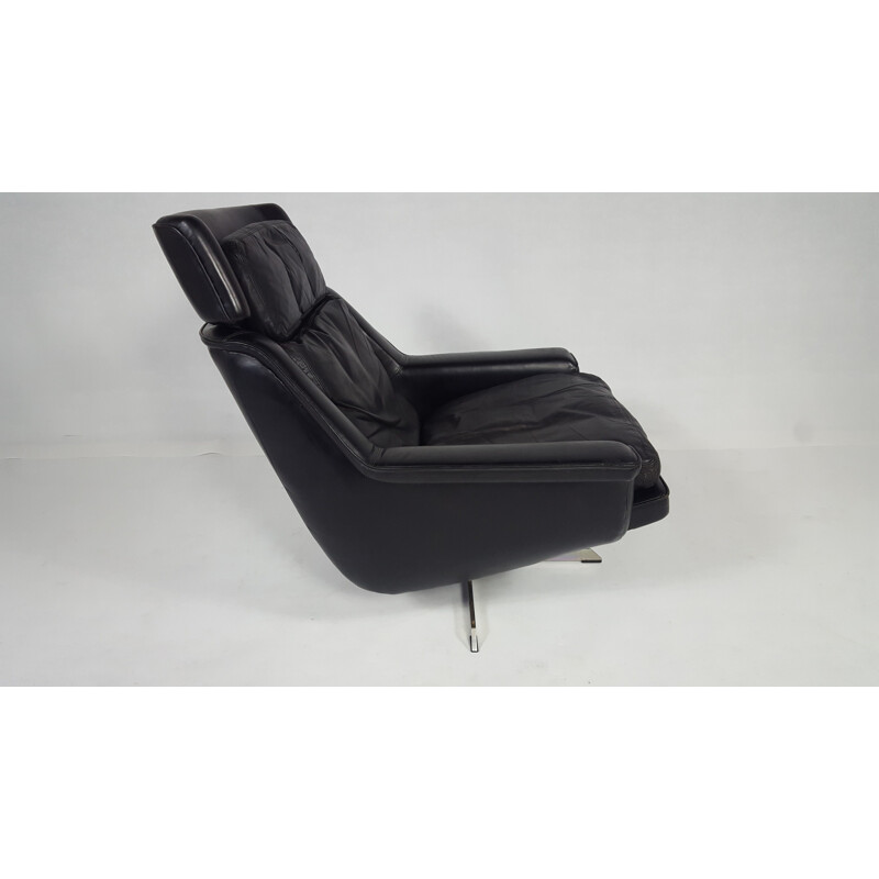 Vintage Leather Lounge Chair with Its Ottoman by Werner Langenfeld for ESA - 1970s