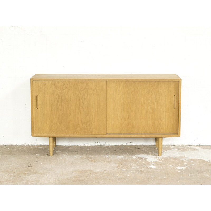 Vintage sideboard in oak by Poul Hundevad - 1960s