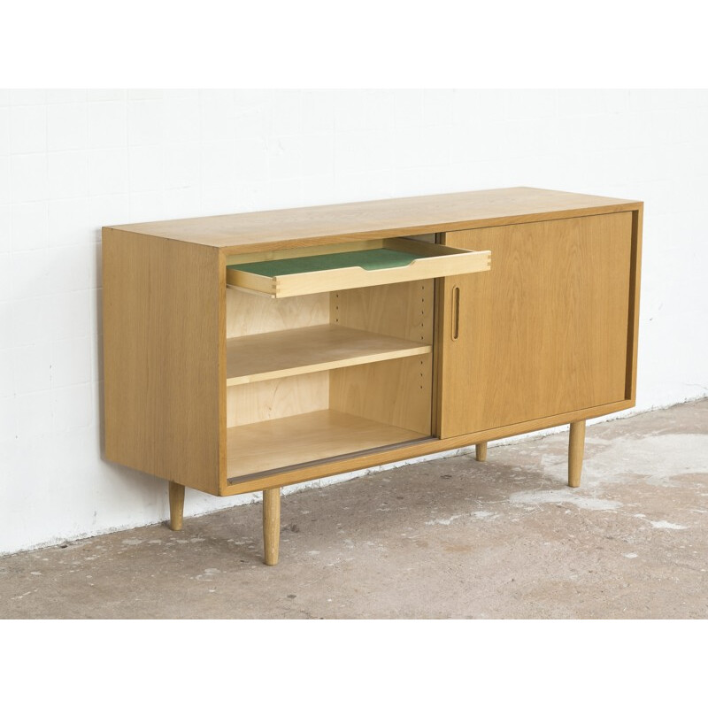 Vintage sideboard in oak by Poul Hundevad - 1960s