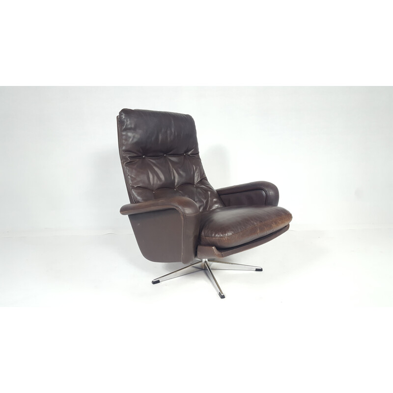 Leather Swivel vintage Chair With Ottoman - 1970s
