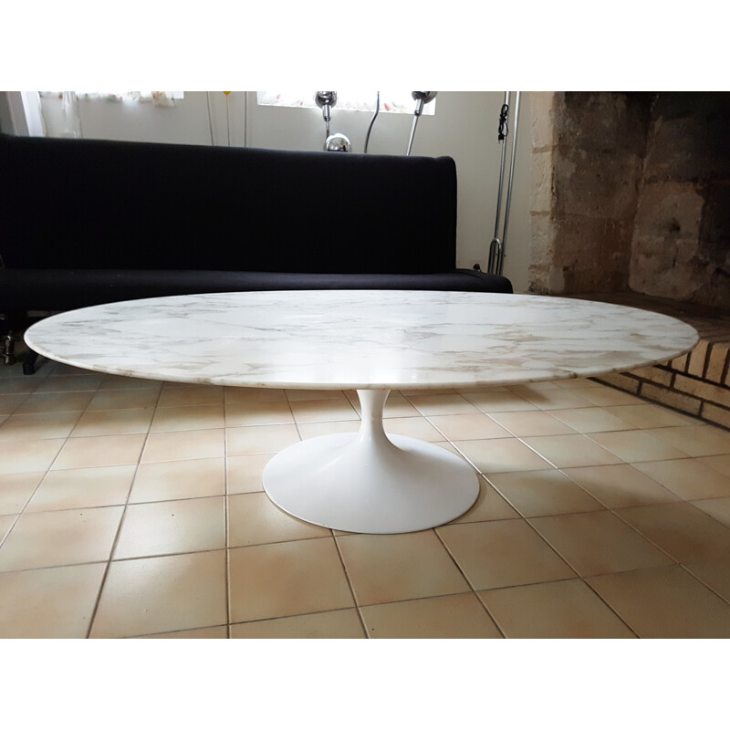 Oval coffee table by Eero Saarinen for Knoll - 1960s