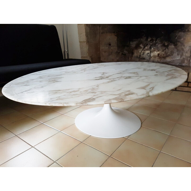 Oval coffee table by Eero Saarinen for Knoll - 1960s