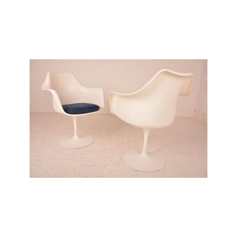 Pair of "Tulip" armchairs by Eero Saarinen for Knoll International - 1960s
