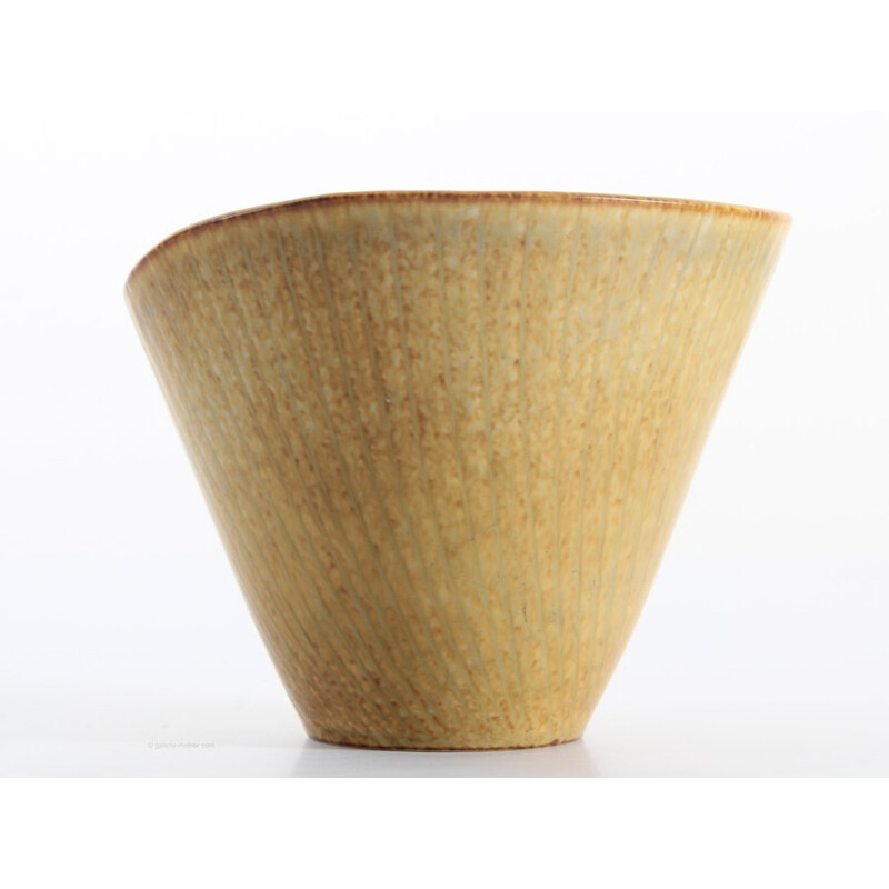 Scandinavian vintage ceramic bowl by Gunnar Carl-Harry Stålhane for Rörstrand, 1970