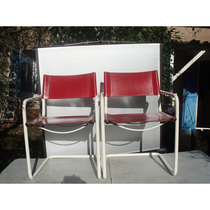 Pair of white lacquered armchairs in red leather - 1980s