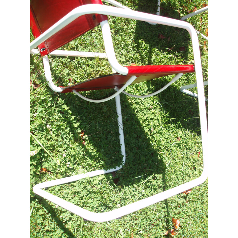 Pair of white lacquered armchairs in red leather - 1980s