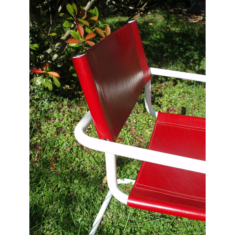 Pair of white lacquered armchairs in red leather - 1980s