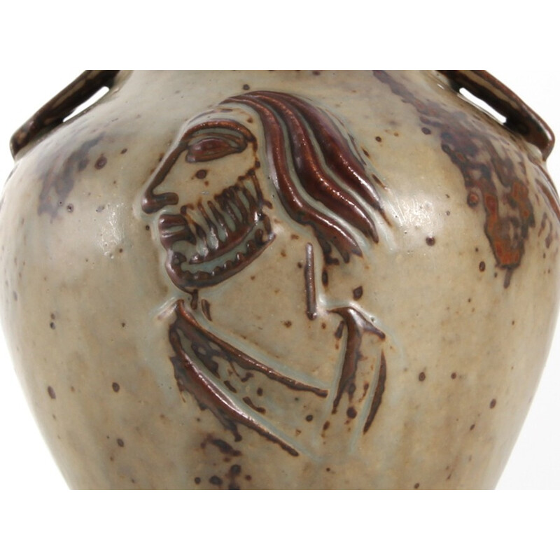 Vaso de urna de cerâmica escandinava de Jais Nielsen para a Royal Copenhagen, 1930