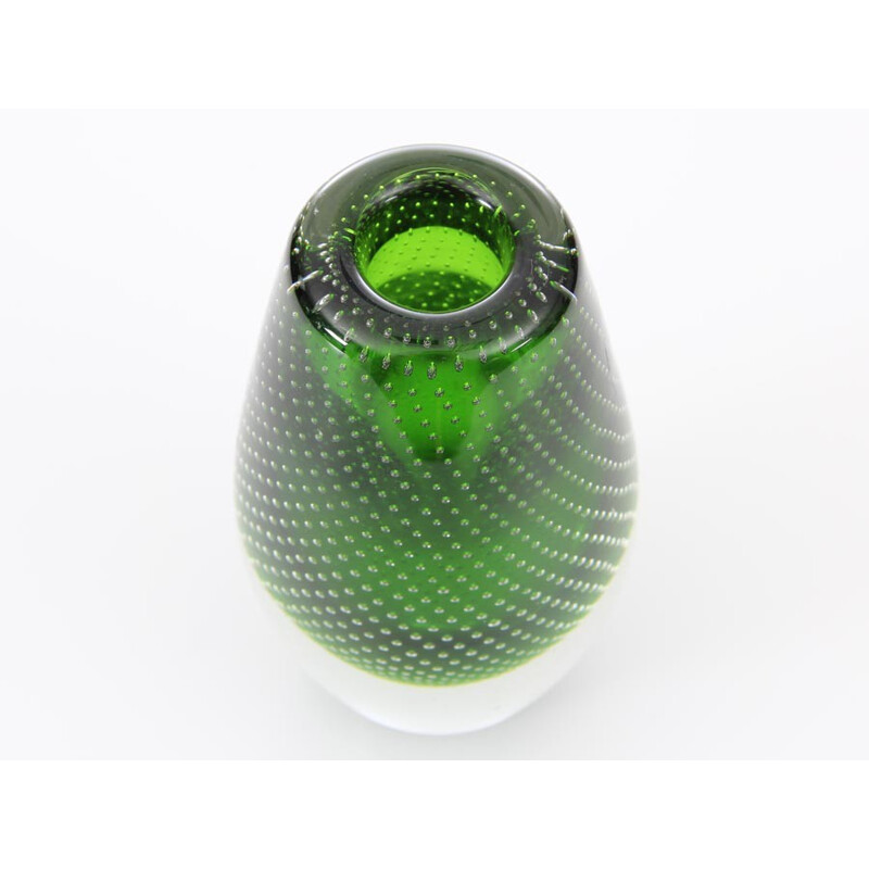 Petit vase vintage en verre vert de Gunnel Nyman - 1950