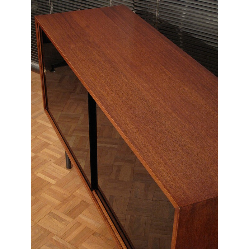 Sideboard in mahogany and glass by Robin Day Interplan for Hille - 1950s