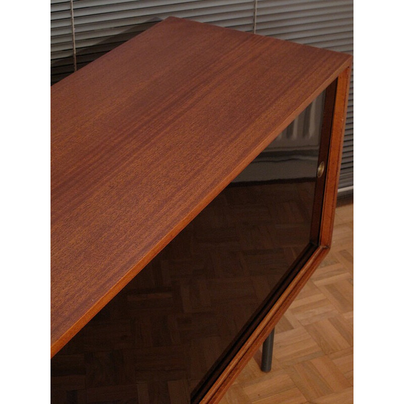 Sideboard in mahogany and glass by Robin Day Interplan for Hille - 1950s