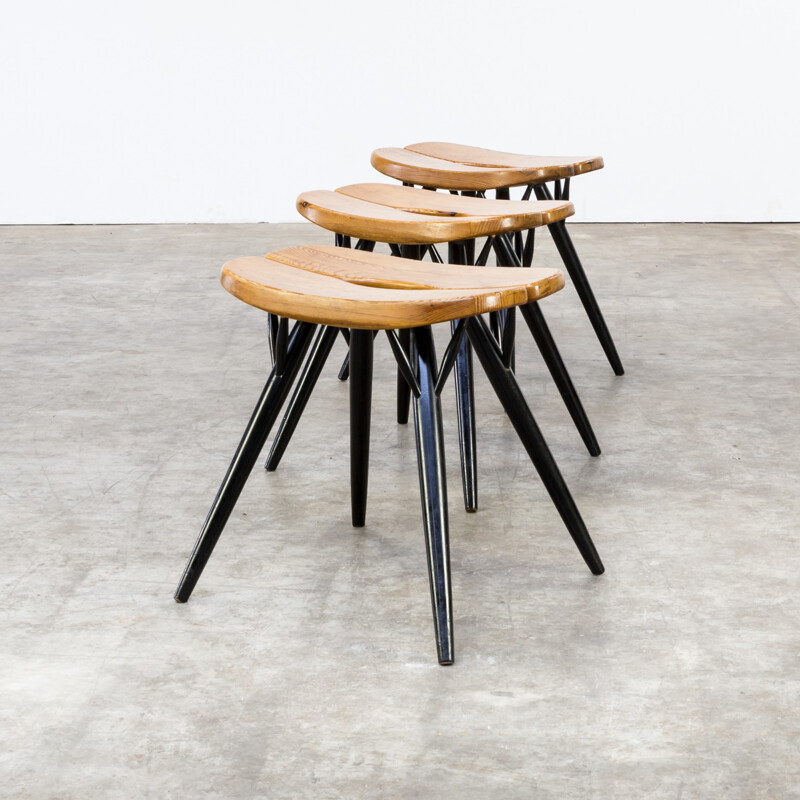 Set of 3 stools by Ilmari Tapiovaara ‘prikka’ for Laukaan Puu - 1950s