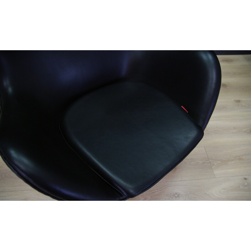 Fauteuil "Egg chair" original en cuir noir de Arne Jacobsen - 2000