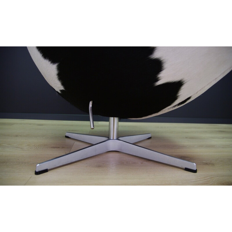 Fauteuil scandinave "Egg Chair" par Arne Jacobsen, Fritz Hansen pour SAS Hotel - 1980