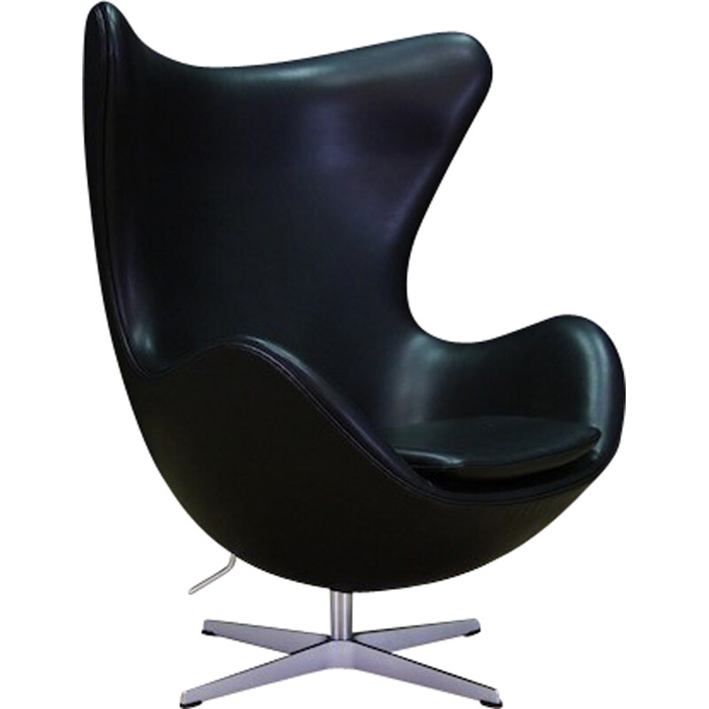 Fauteuil "Egg chair" original en cuir noir de Arne Jacobsen - 2000