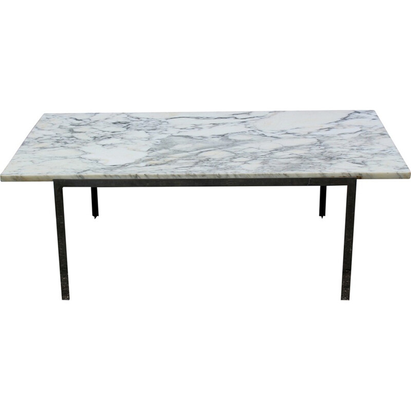 Une table basse en marbre et chrome de Florence Knoll - 1960