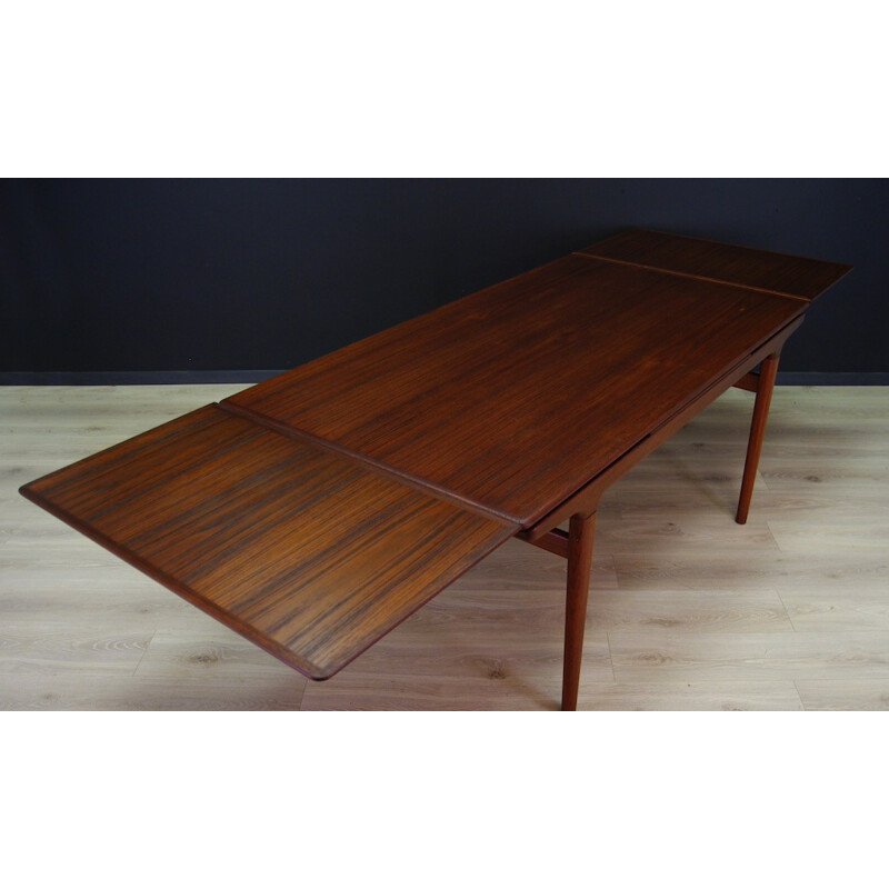 Table en Teck de Johannes Andersen pour Mobelfabrik - 1960