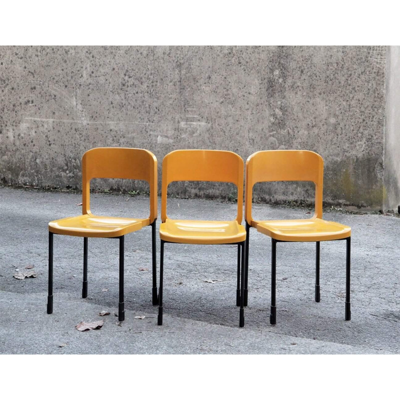 Set of 5 Grosfillex Chairs model 25127 - 1970s