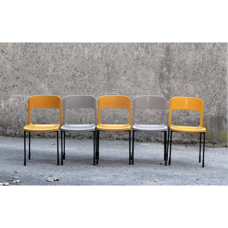 Set of 5 Grosfillex Chairs model 25127 - 1970s