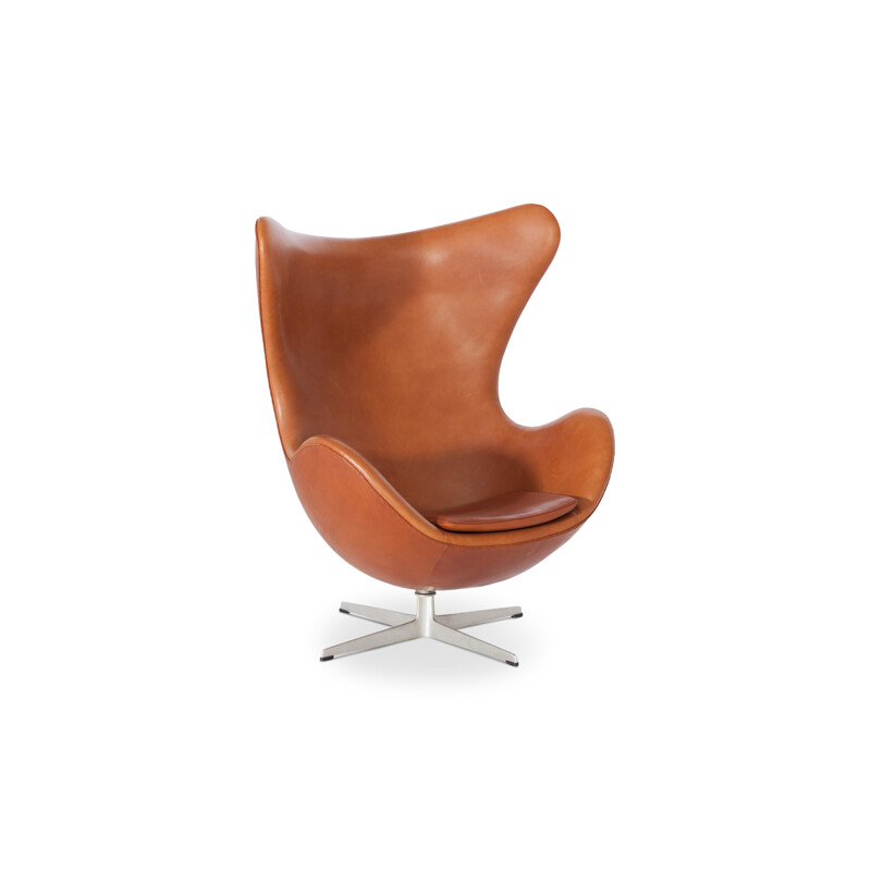 Egg Chair in Cognac Leather by Arne Jacobsen - 1960s