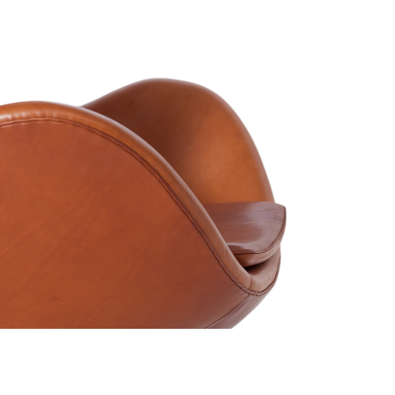 Egg Chair in Cognac Leather by Arne Jacobsen - 1960s